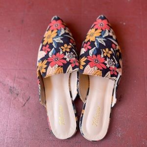 Tilacow floral flats size 9